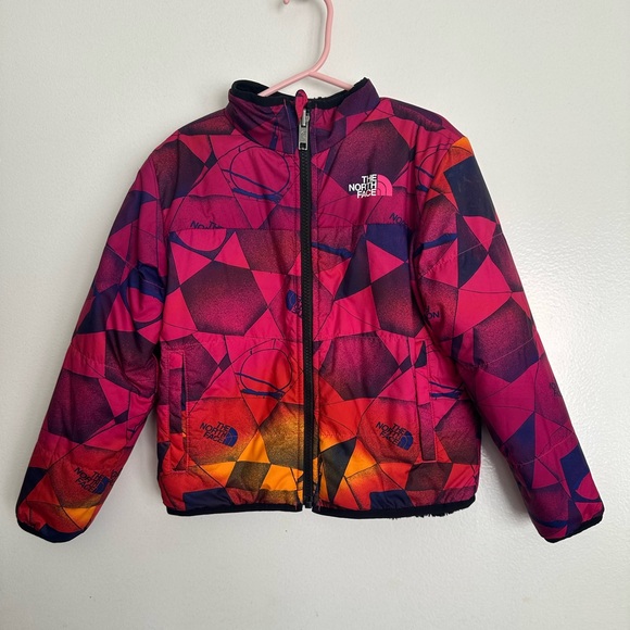 The North Face Kids' Mossbud Reversible Water Repellent FauxFur Jacket in size 6 - Picture 2 of 7